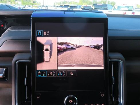 Used 2025 GMC Yukon Denali Ultimate image 24