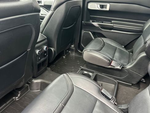 Certified 2020 Ford Explorer ST w/ ST Street Pack image 4