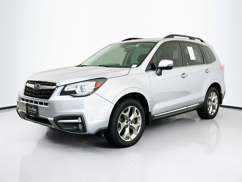 Used 2018 Subaru Forester 2.5i Touring image 3