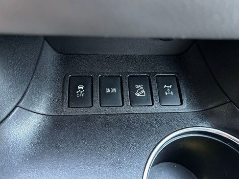 Used 2016 Toyota Highlander Limited w/ Driver Technology Package image 29