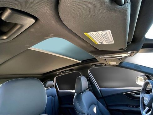 Used 2025 Audi Q7 3.0T Prestige w/ Prestige Package image 17