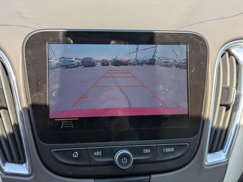 Used 2019 Chevrolet Malibu Premier FWD image 16