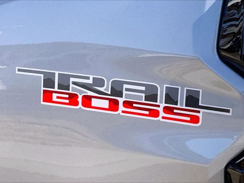 Used 2025 Chevrolet Colorado Trail Boss image 30