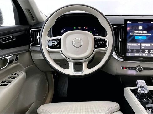 New 2026 Volvo XC90 T8 Ultra w/ Protection Package Premier AWD/4WD image 15