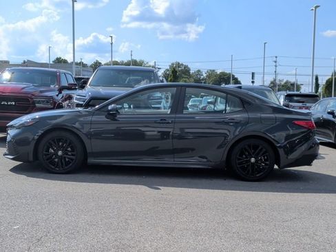 Used 2025 Toyota Camry SE FWD image 2