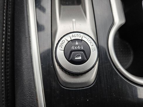 Used 2019 Nissan Pathfinder S AWD/4WD image 41