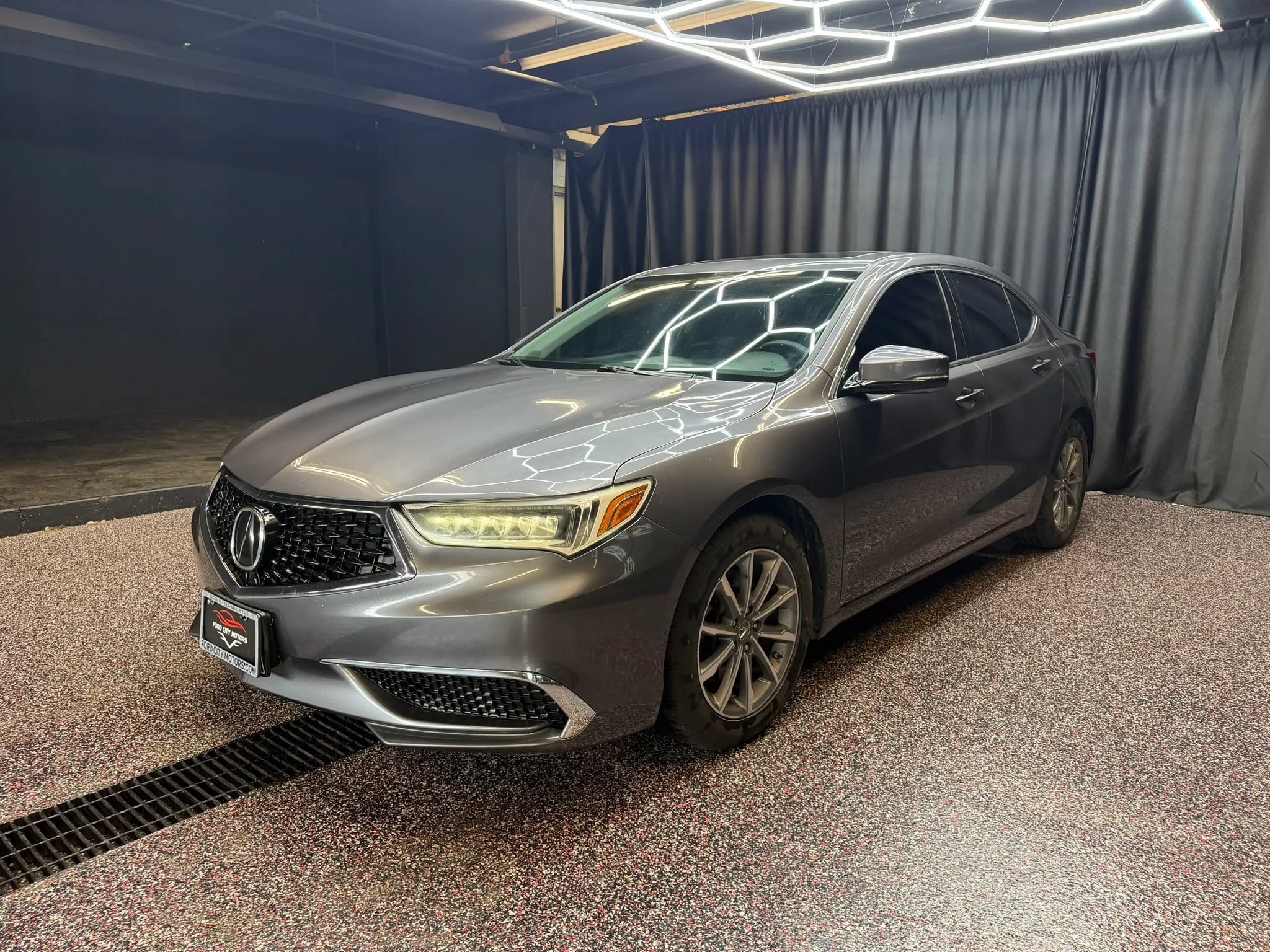 Used 2020 Acura TLX FWD image 4