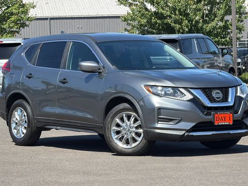 Used 2018 Nissan Rogue S FWD image 2