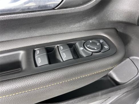 Used 2021 GMC Terrain SLE w/ Elevation Edition image 23