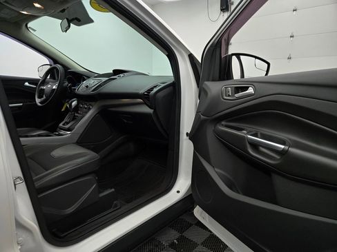 Used 2016 Ford Escape SE w/ SE Chrome Package image 25