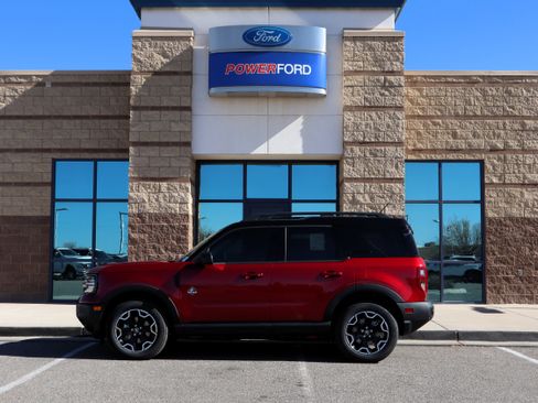 New 2025 Ford Bronco Sport Outer Banks AWD/4WD image 9