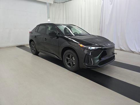Used 2025 Toyota bZ4X AWD image 2