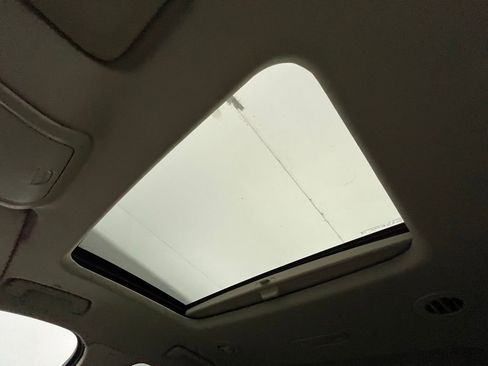 Used 2021 Buick Enclave Premium w/ Sun and Sites Package image 11