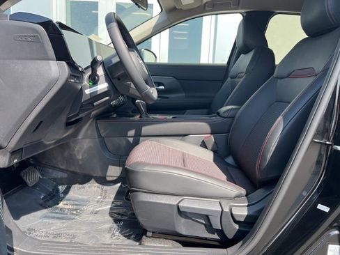 New 2025 Nissan Kicks SR image 7