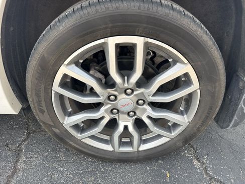 Used 2023 GMC Terrain Denali w/ Denali Premium Package image 4