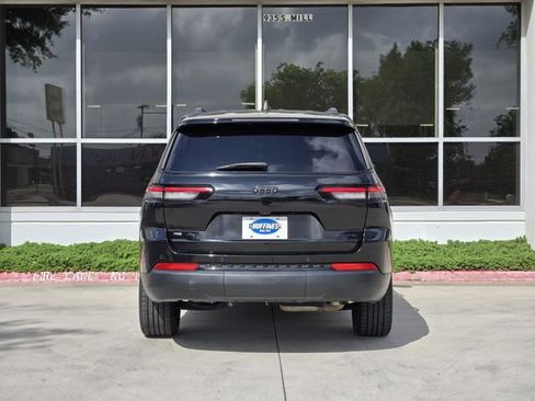 Certified 2023 Jeep Grand Cherokee L Limited w/ Black Appearance Package image 6