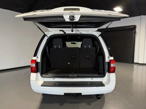 Used 2017 Ford Expedition XLT AWD/4WD image 25