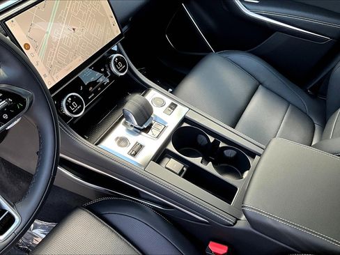 New 2026 Jaguar F-PACE R-Dynamic S image 8