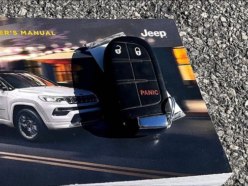 Certified 2023 Jeep Compass Altitude image 10