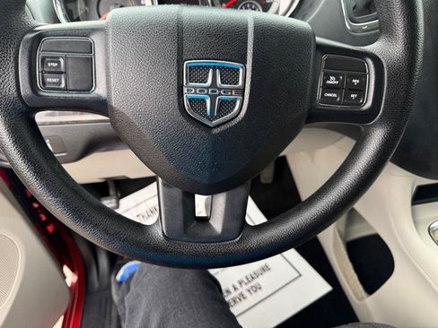 Used 2014 Dodge Grand Caravan SXT FWD image 11
