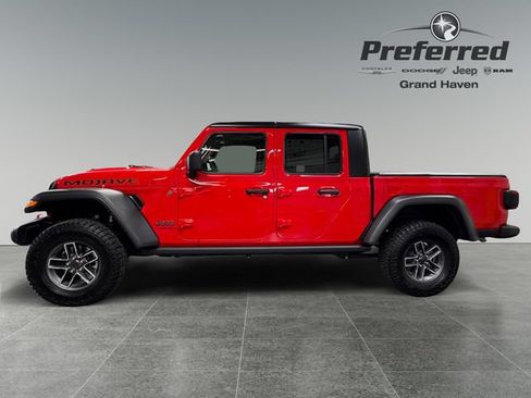 Used 2025 Jeep Gladiator Mojave w/ Safety Group AWD/4WD image 11