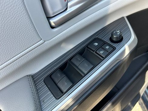 New 2026 Toyota Sienna XLE AWD/4WD image 11