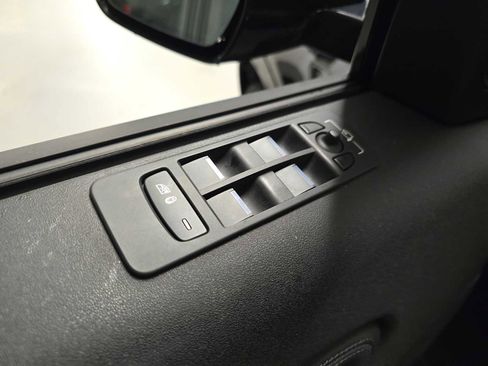 Certified 2025 Land Rover Discovery Sport Dynamic SE image 26