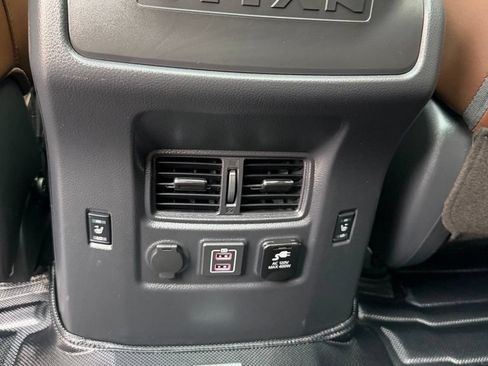 Used 2021 Nissan Titan Platinum Reserve w/ Moonroof Package AWD/4WD image 38