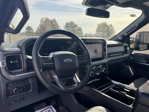 Used 2024 Ford F350 Platinum image 13