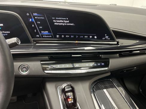 Certified 2023 Cadillac Escalade Sport AWD/4WD image 19