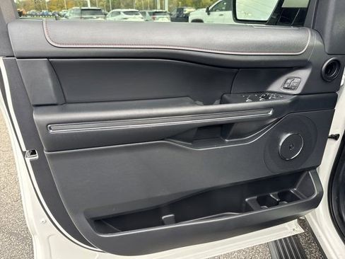Used 2024 Ford Expedition Limited image 18
