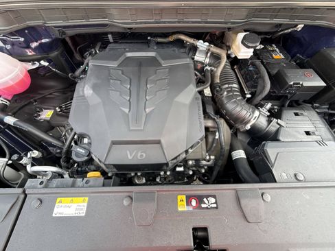 Used 2026 Kia Carnival FWD image 17