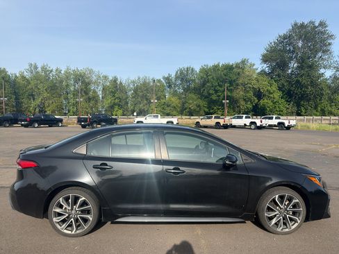 Used 2020 Toyota Corolla SE w/ Carpet Mat Package (TMS) FWD image 9