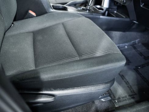 Used 2016 Toyota RAV4 LE image 28