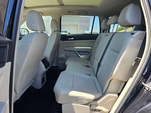 Certified 2023 Volkswagen Atlas SE w/ Panoramic Sunroof Package AWD/4WD image 12