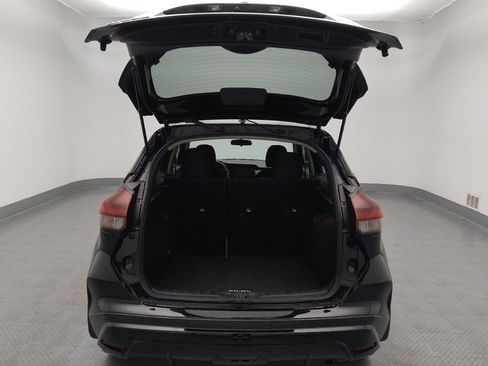 Used 2021 Nissan Kicks S FWD image 29
