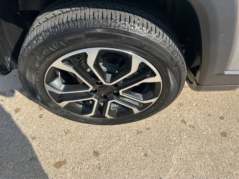 Used 2022 Jeep Compass Limited image 18