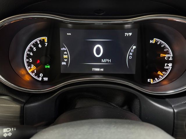 Used 2020 Jeep Grand Cherokee Laredo AWD/4WD image 15