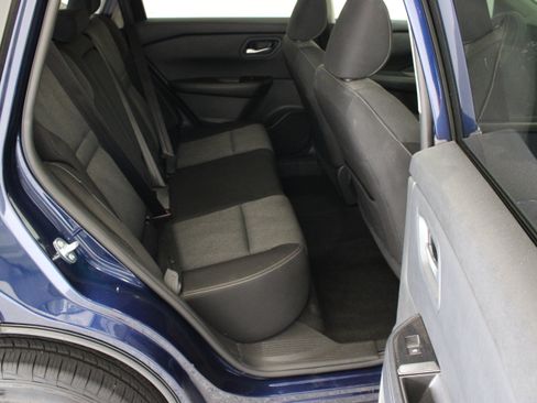 Used 2025 Nissan Rogue SV FWD image 33