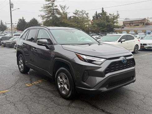 Used 2024 Toyota RAV4 XLE image 5