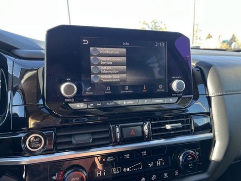 Used 2024 Nissan Pathfinder SV image 44