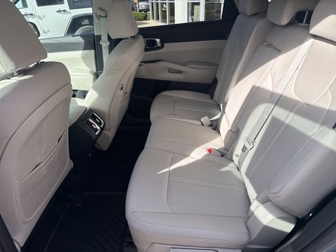 New 2025 Kia Sorento S image 51