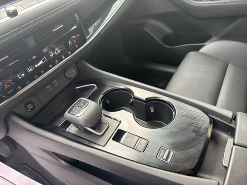 Certified 2025 Nissan Rogue SL w/ SL Premium Package FWD image 21