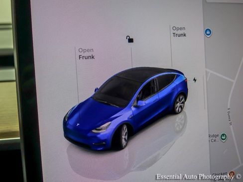 Used 2022 Tesla Model Y Long Range AWD/4WD image 17