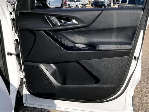 Used 2025 Chevrolet Equinox LT w/ Convenience Package II image 21