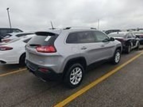 Used 2017 Jeep Cherokee Latitude w/ Comfort/Convenience Group image 6