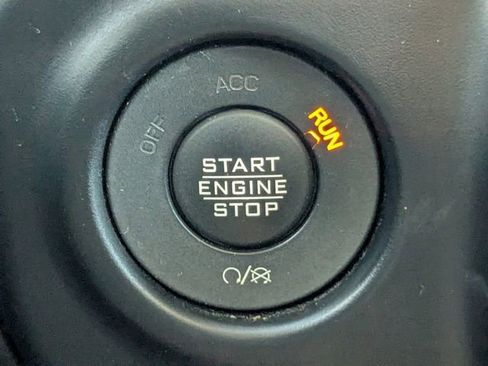 Used 2021 Jeep Wrangler Unlimited Sahara image 32