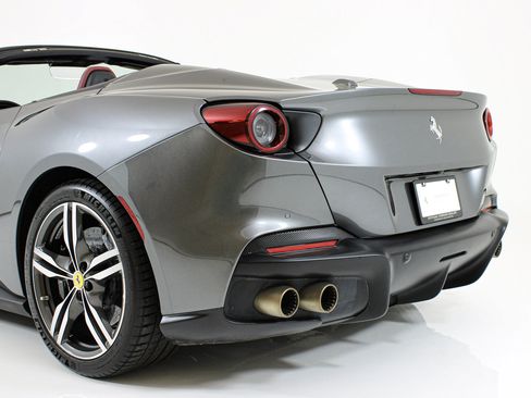 Certified 2022 Ferrari Portofino M RWD image 33