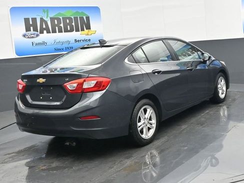 Used 2017 Chevrolet Cruze LT image 5