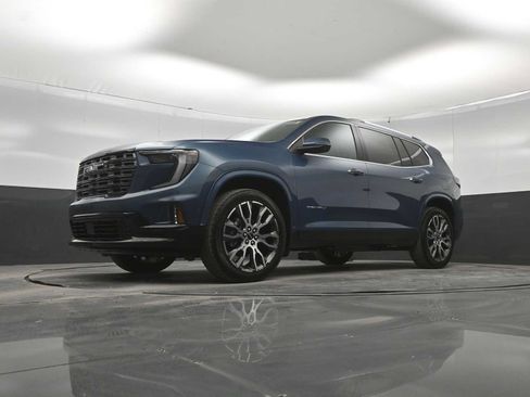 New 2026 GMC Acadia Denali Ultimate w/ LPO, Floor Liner Package AWD/4WD image 36